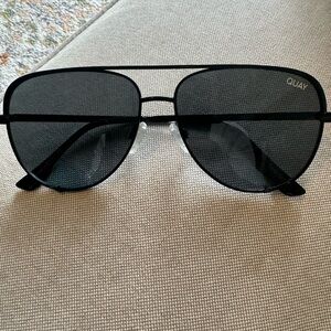 Quay High Key Mini Sunglases, Black